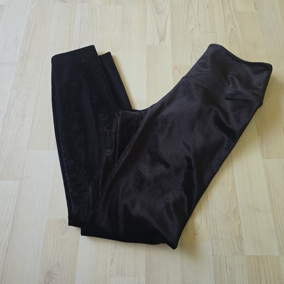 White House Black Market Pants - White House Black Market Runway Leggings Size 6 Short Velvet Corduroy Back Seam